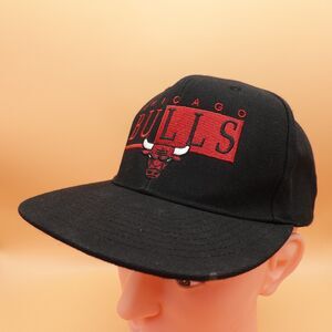 Chicago Bulls Hat Cap Snap Back Black Red NBA Basketball Mens Classic